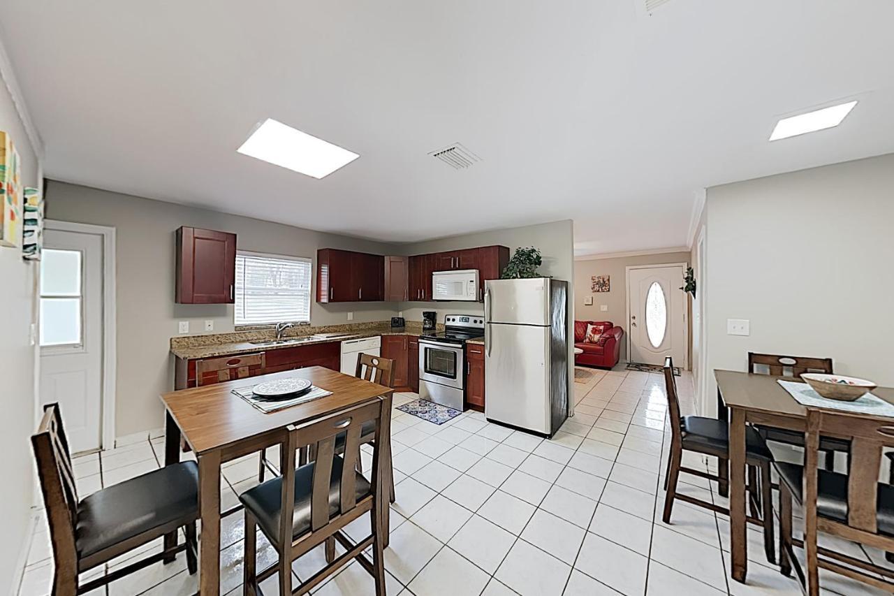 New Listing! “Butterfly Bungalow” In City Center Home Tampa Exteriér fotografie
